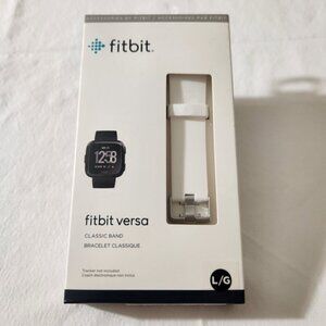 Fitbit Versa Smart Watch Classic Band Bracelet Classique White Size Large NWT
